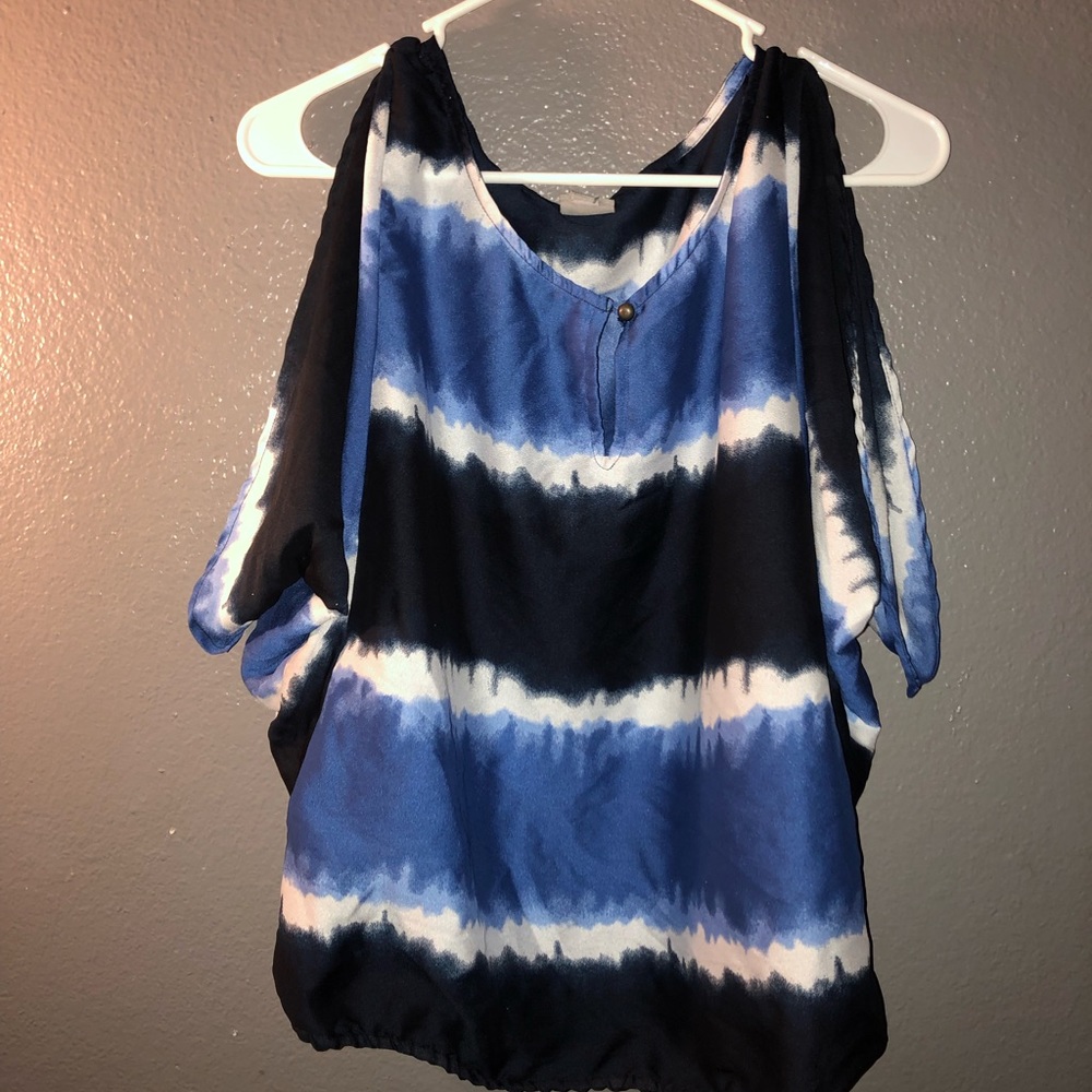 Blue Black and White converse shirt.